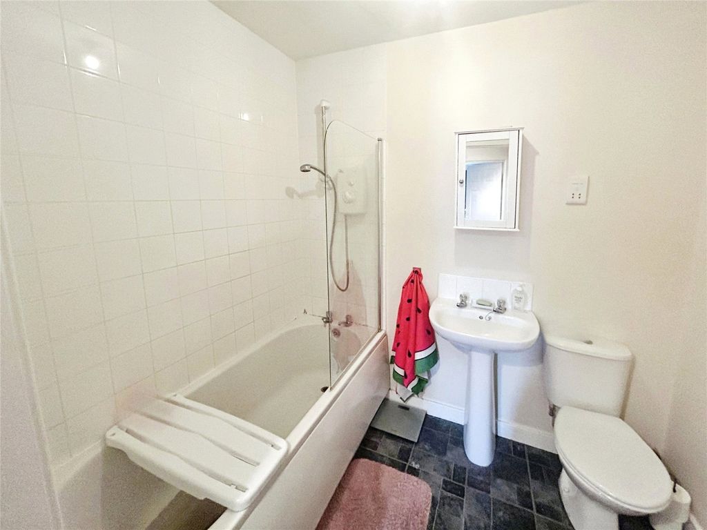 Property photo 3 of 7 Bathroom