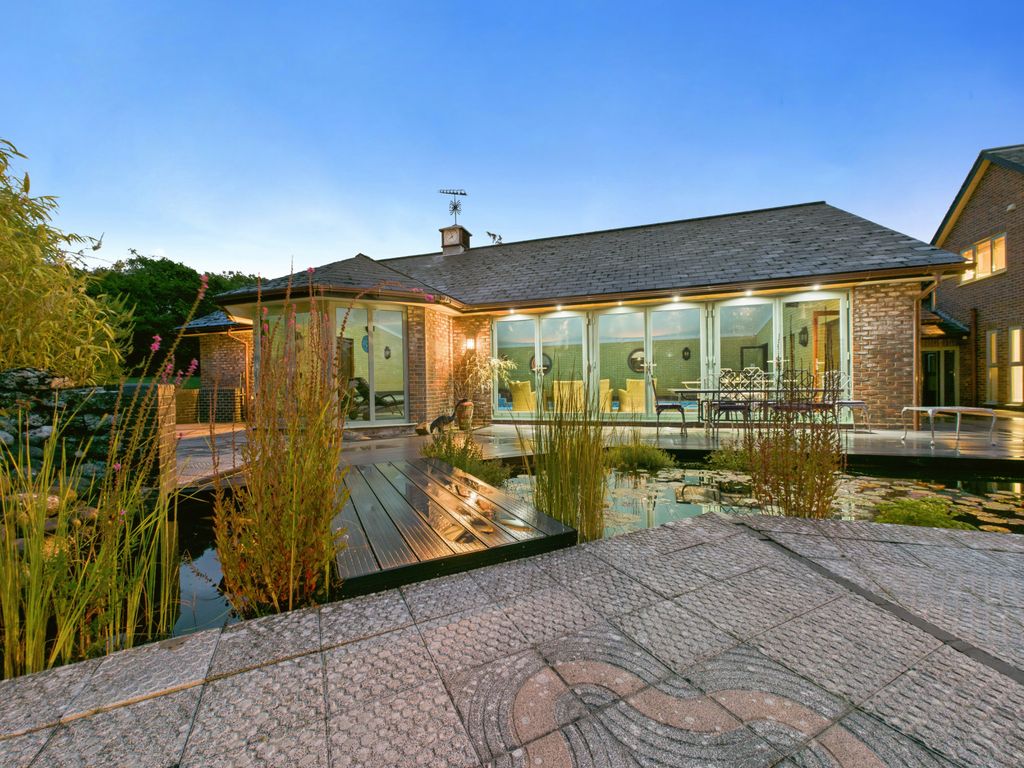 Property photo 3 of 22 Pool Complex