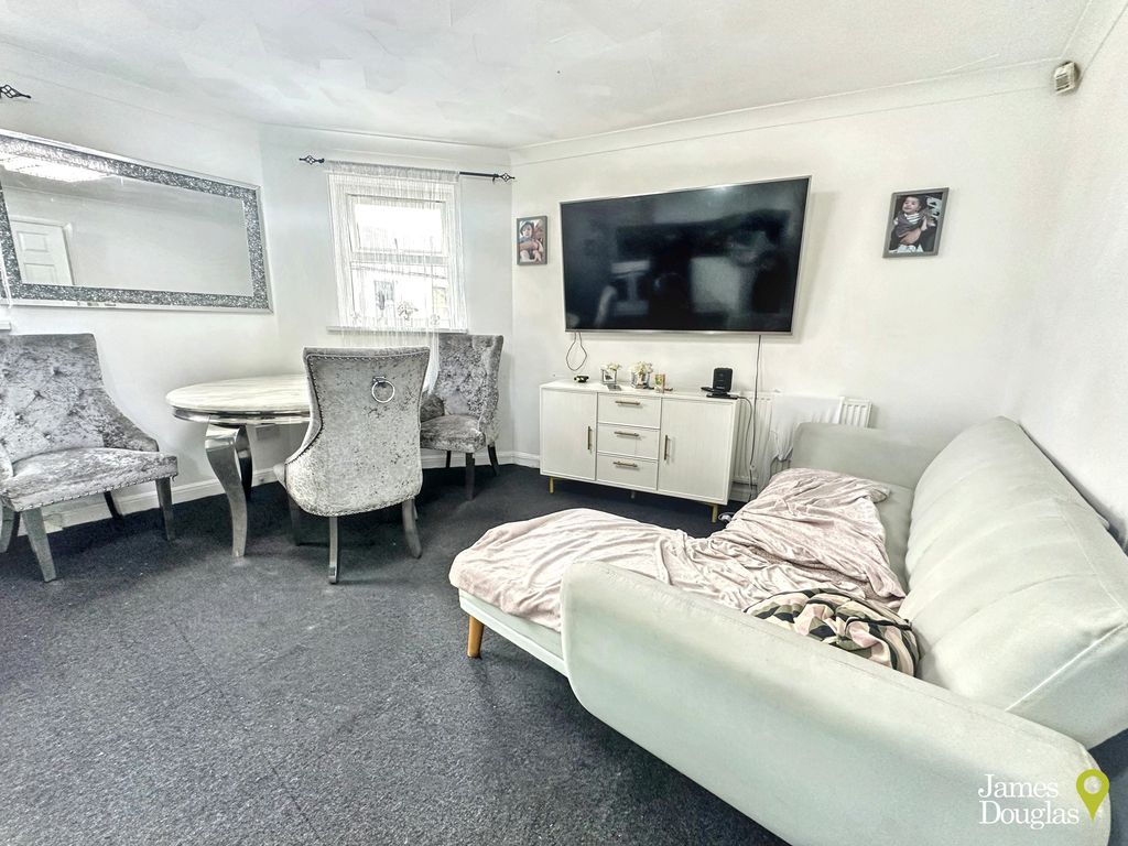 Property photo 3 of 17 Img_5447