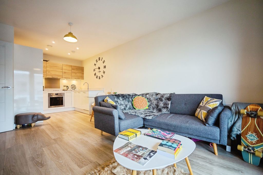 Property photo 2 of 19 Lounge/Dining Room