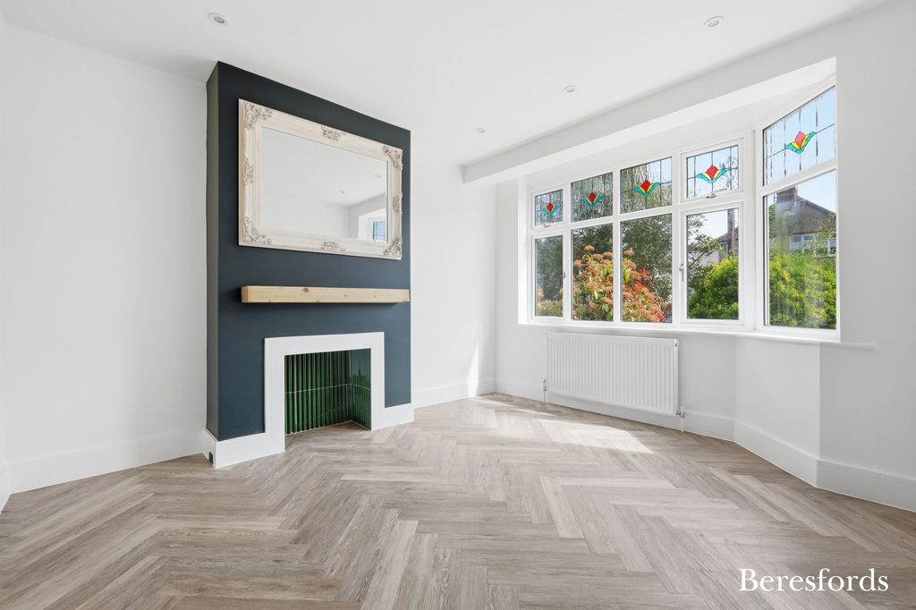 Property photo 2 of 27 Picture 2