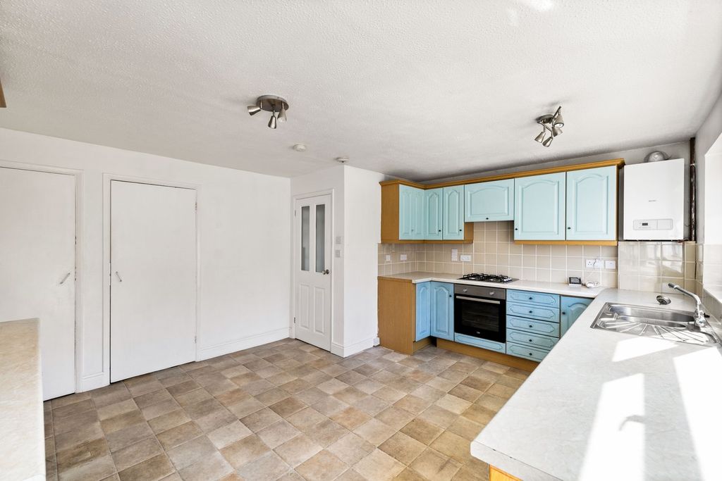 Property photo 3 of 13
