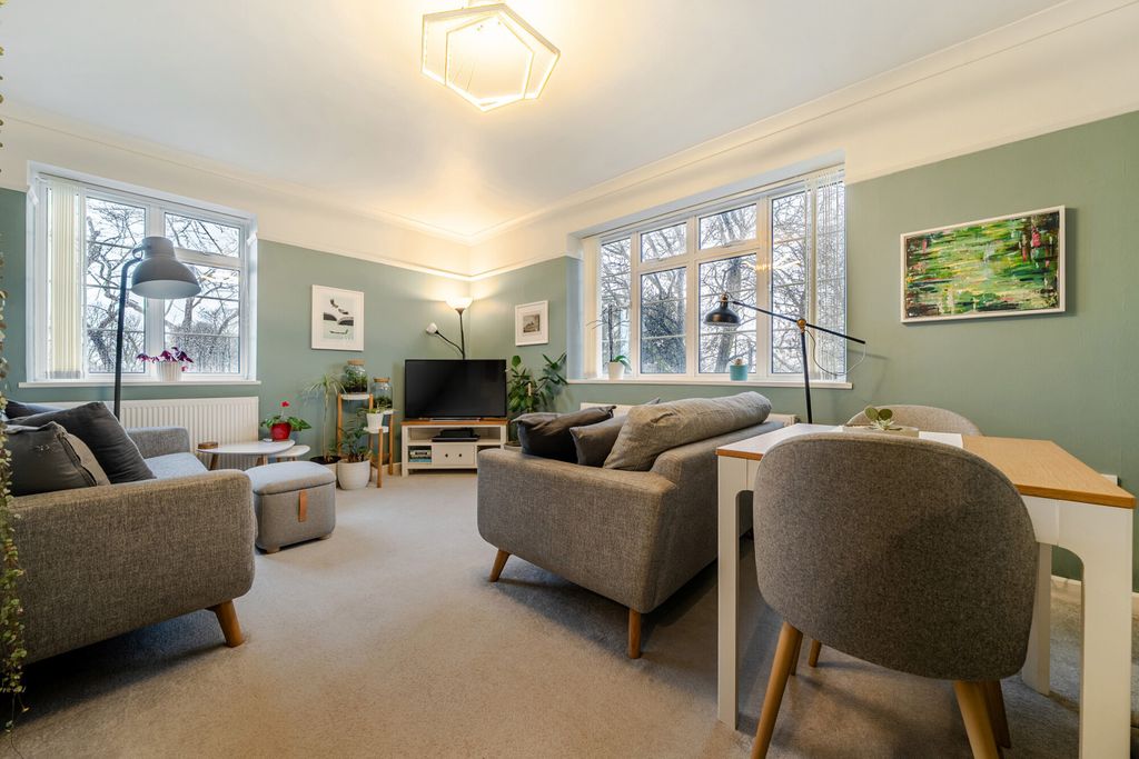 Property photo 2 of 37 Reception