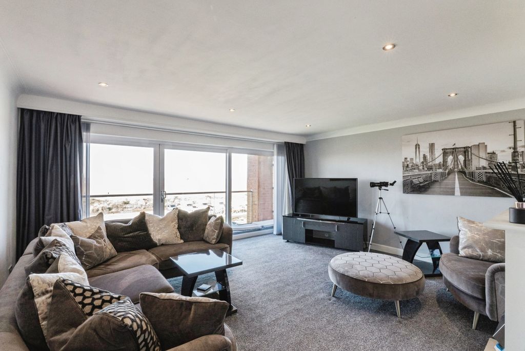 Property photo 2 of 14 Pbox-Img.Jpg