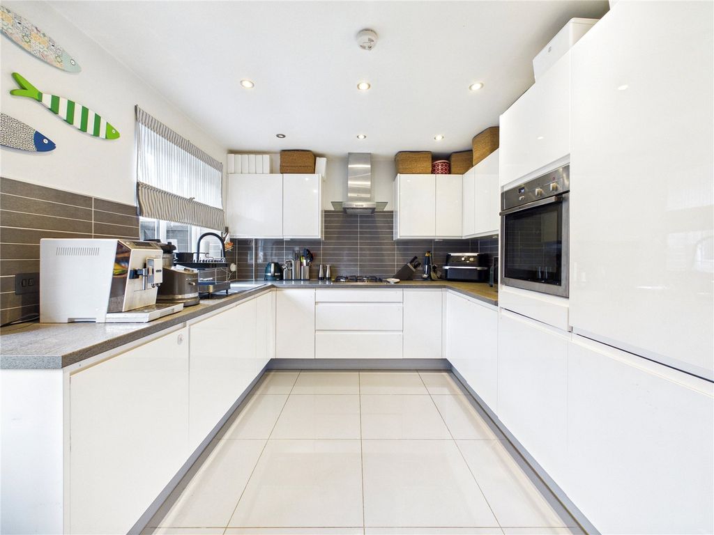 Property photo 2 of 16 Picture 2