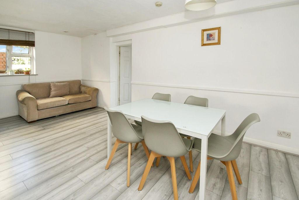 Property photo 3 of 10 2025-09-25 12.54.36.Jpg