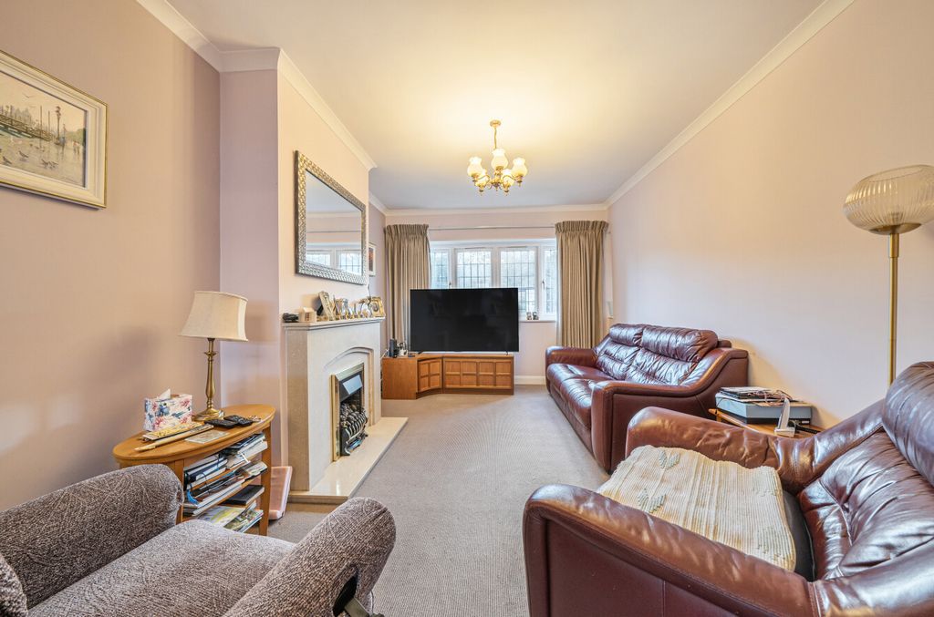 Property photo 2 of 36 1383195-33-69272c...