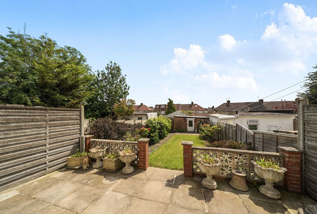 Property photo 1 of 11 1473000-17-6A2Fd7...