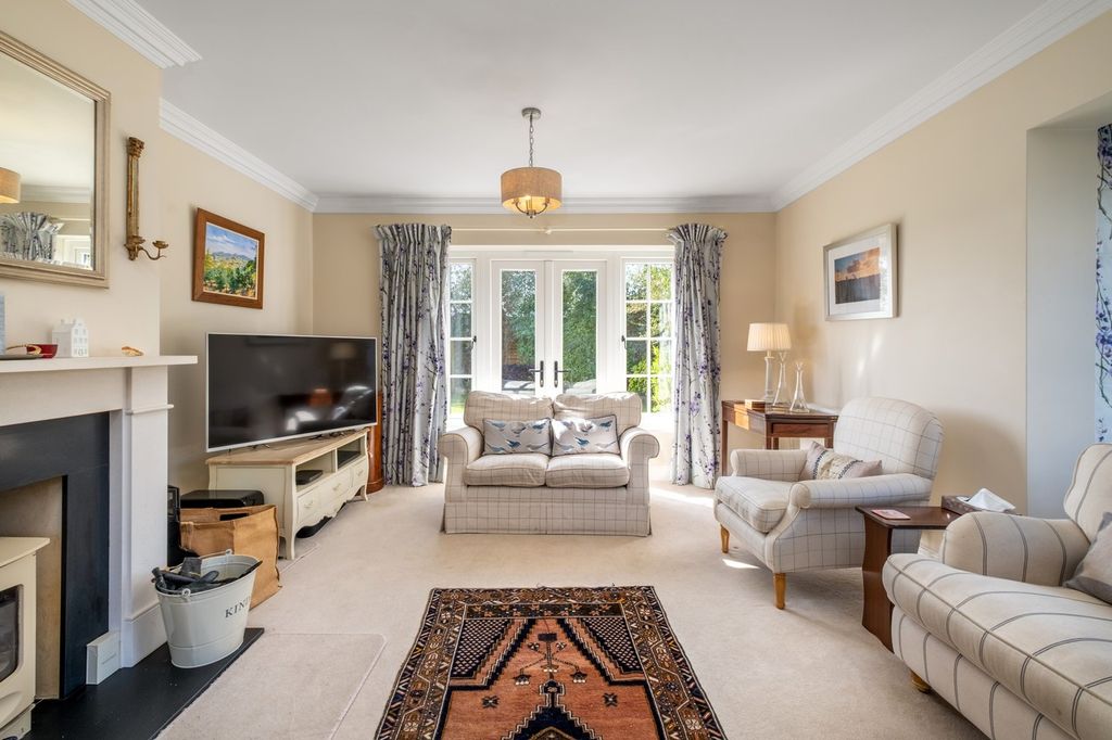 Property photo 2 of 29 Oakdene-20