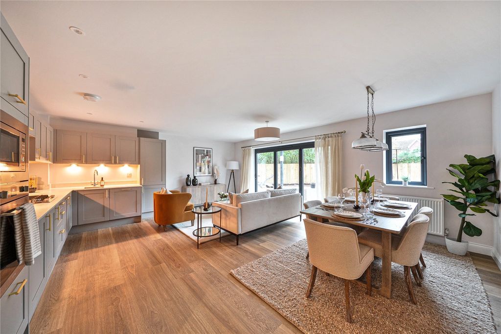 Property photo 1 of 18 Picture No. 04