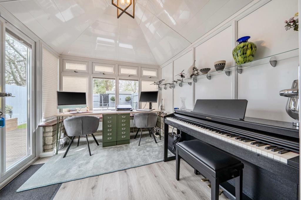 Property photo 2 of 20 Conservatory