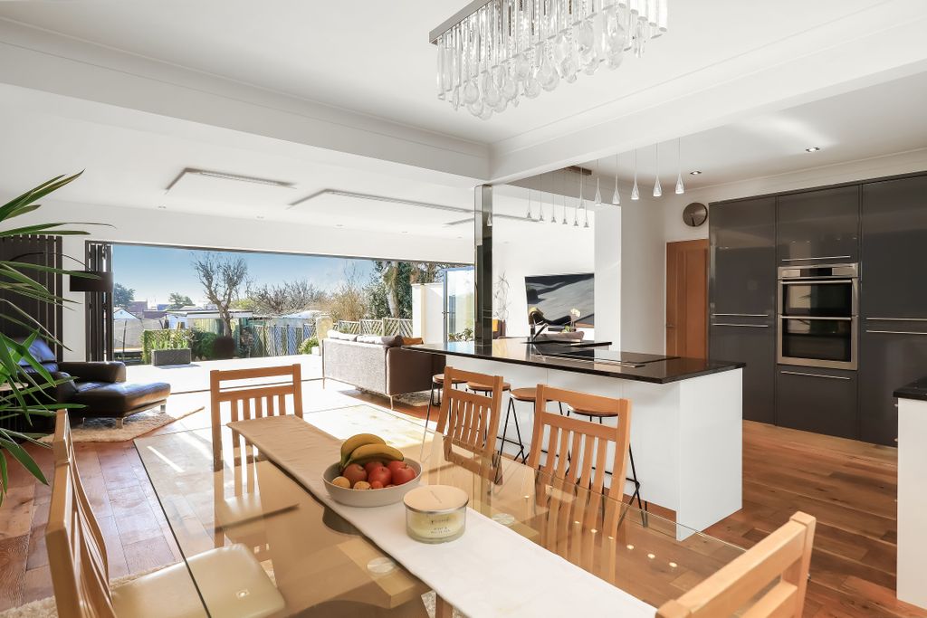 Property photo 3 of 21 Img_3434