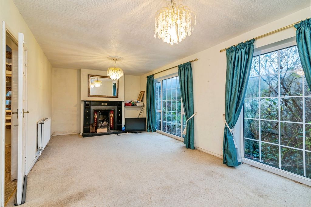 Property photo 2 of 19 Pbox-Img.Jpg