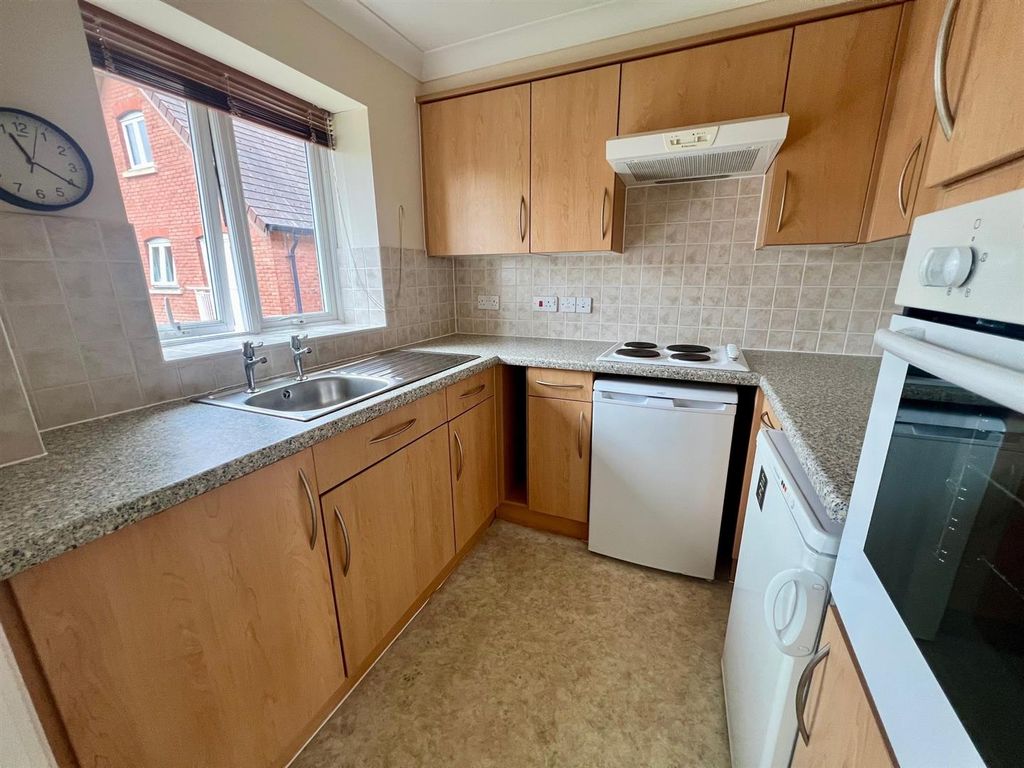 Property photo 2 of 17 Kitchen 2.Jpg