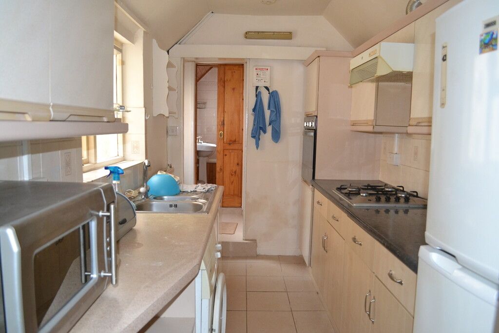 Property photo 3 of 14 Kitchen