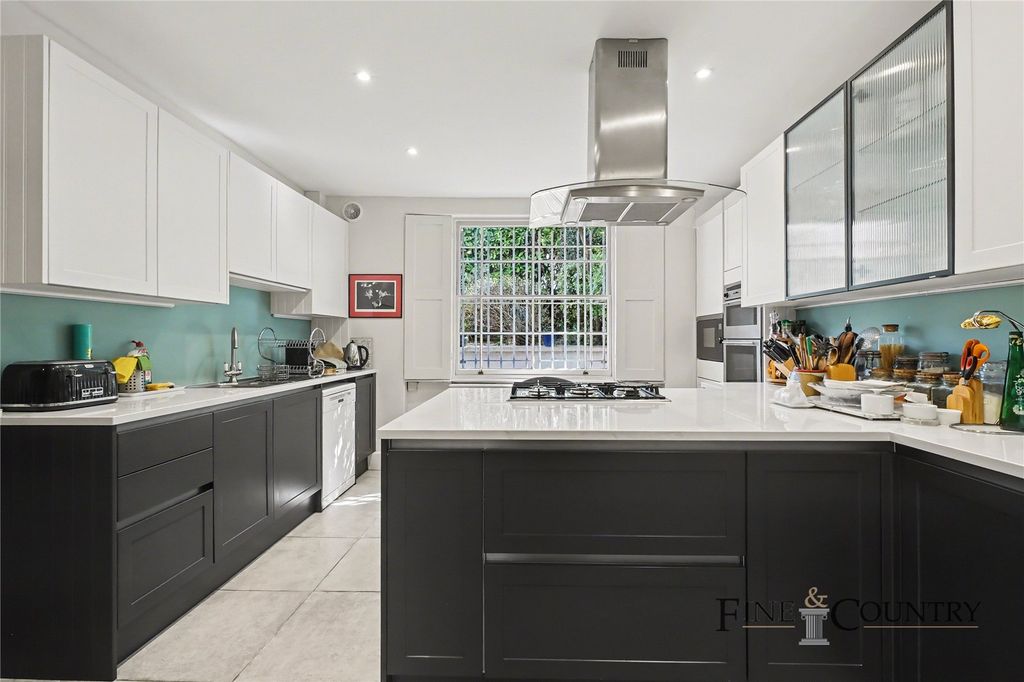 Property photo 2 of 20 Picture No. 05