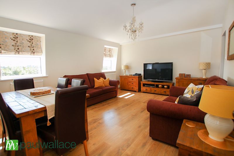 Property photo 3 of 8 Lounge
