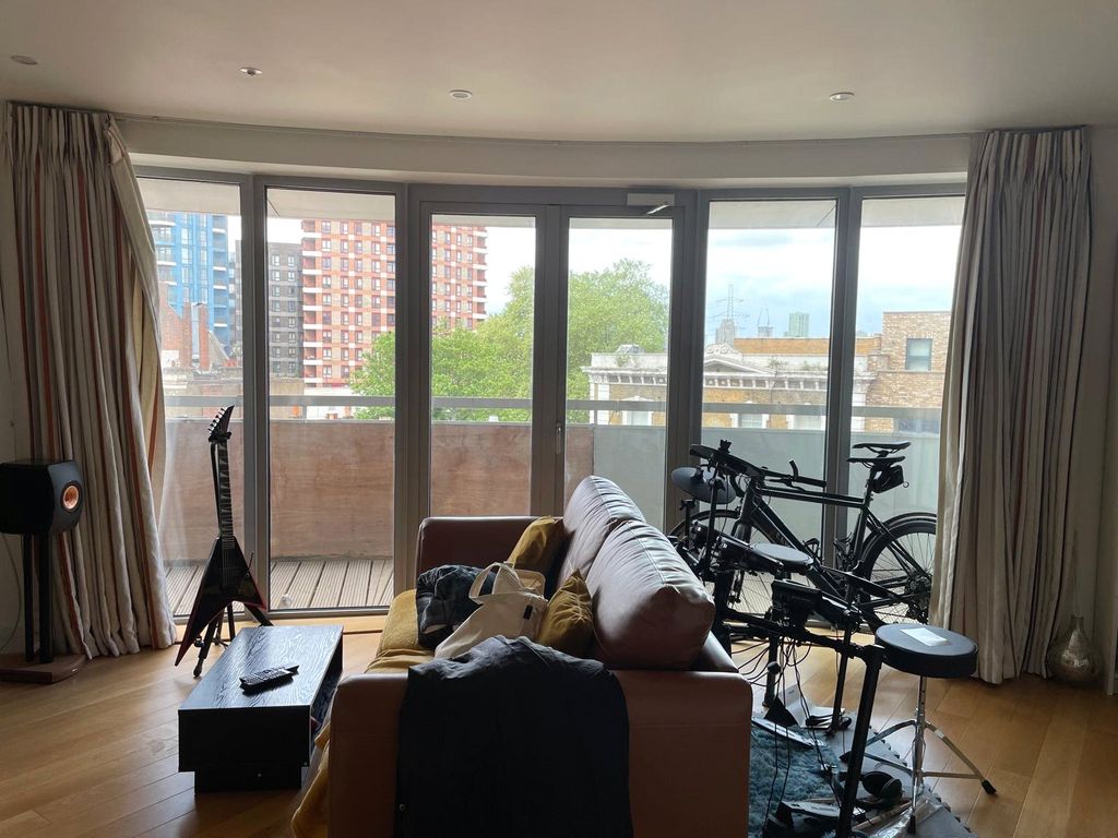 Property photo 2 of 17 Picture No. 10