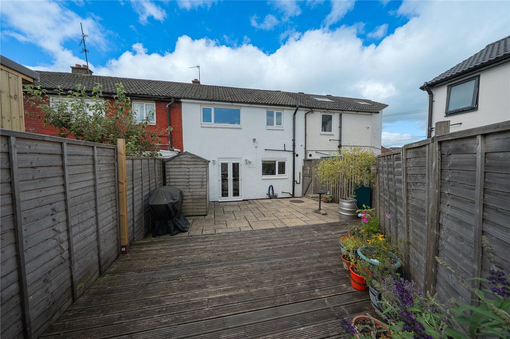 Property photo 1 of 19 Picture No. 18