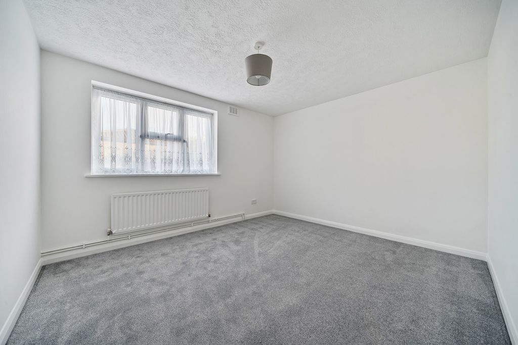 Property photo 2 of 20 Bedroom