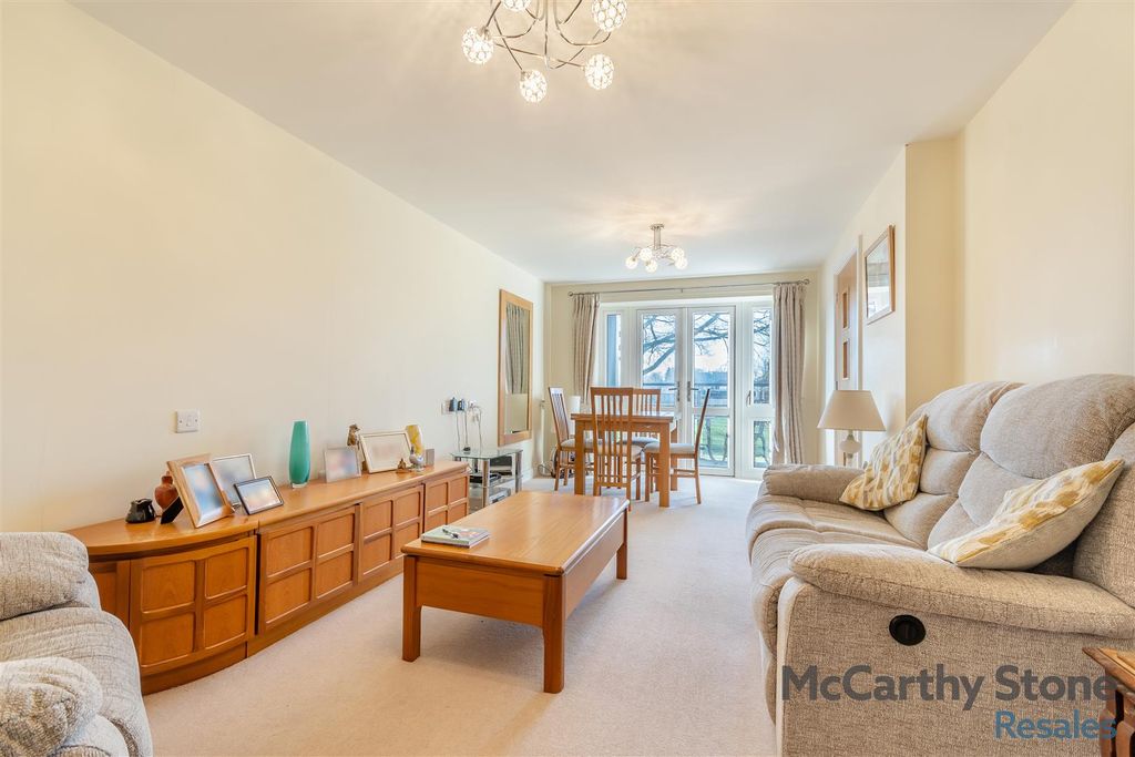 Property photo 3 of 30 8635554-Interior14.Jpg