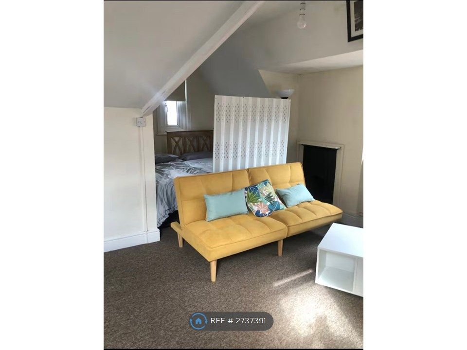 Property photo 2 of 28