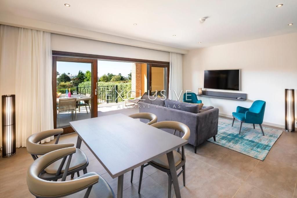 Property photo 3 of 25