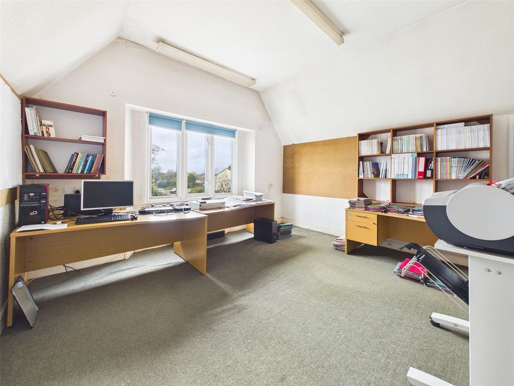 Property photo 3 of 32 Picture No. 03