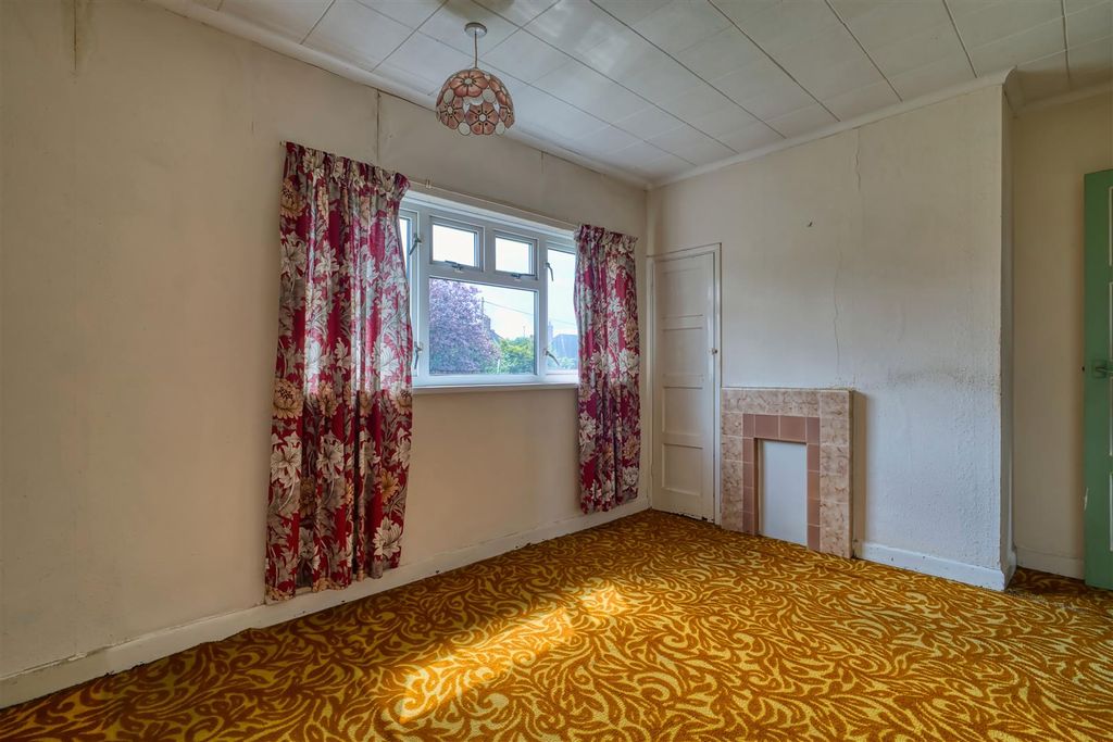 Property photo 3 of 11 Bedroom One
