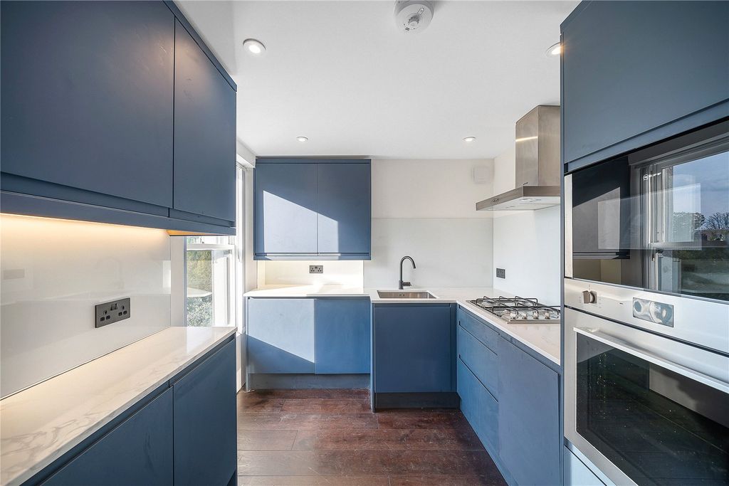 Property photo 1 of 7 Picture No. 10