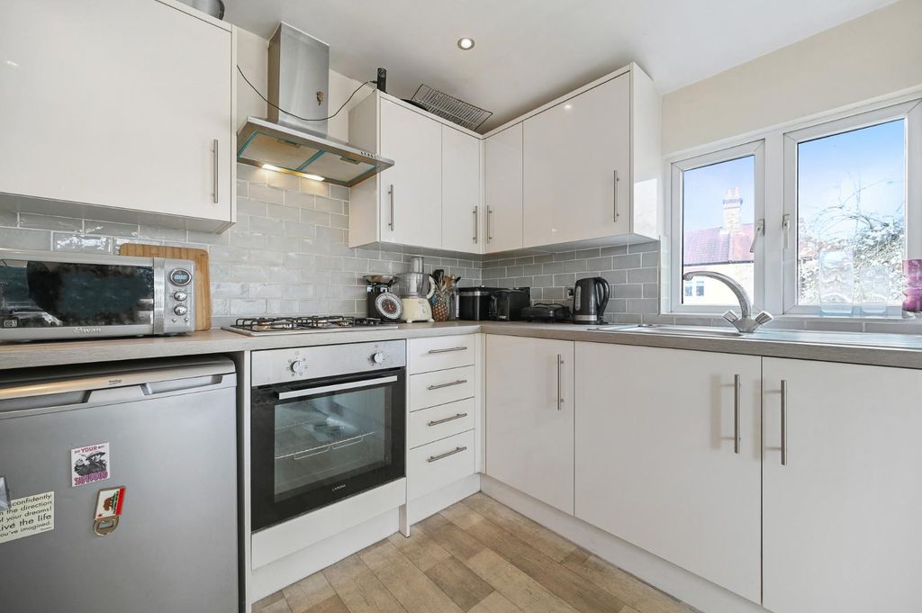 Property photo 3 of 9