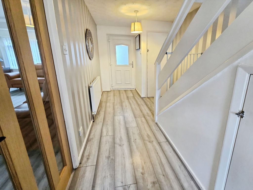 Property photo 2 of 12 Photo 17