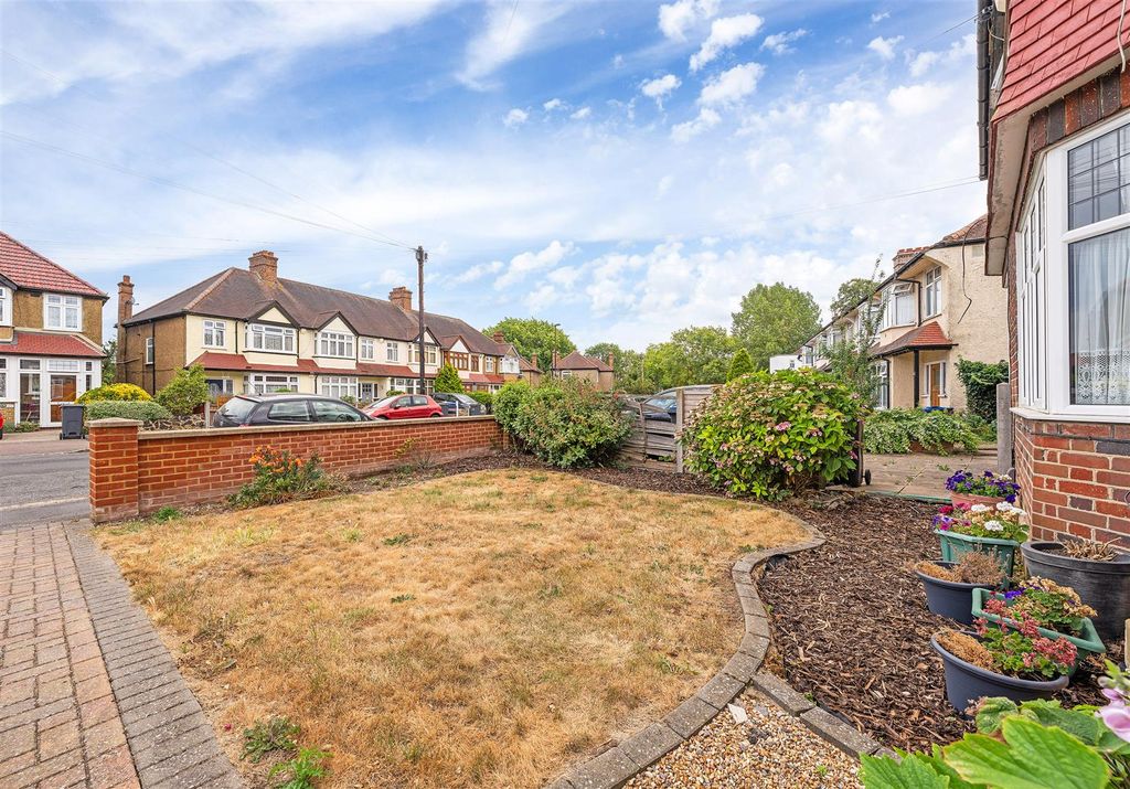 Property photo 3 of 12 Howard Road-12.Jpg