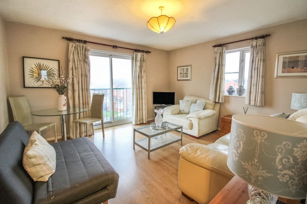 Property photo 2 of 8