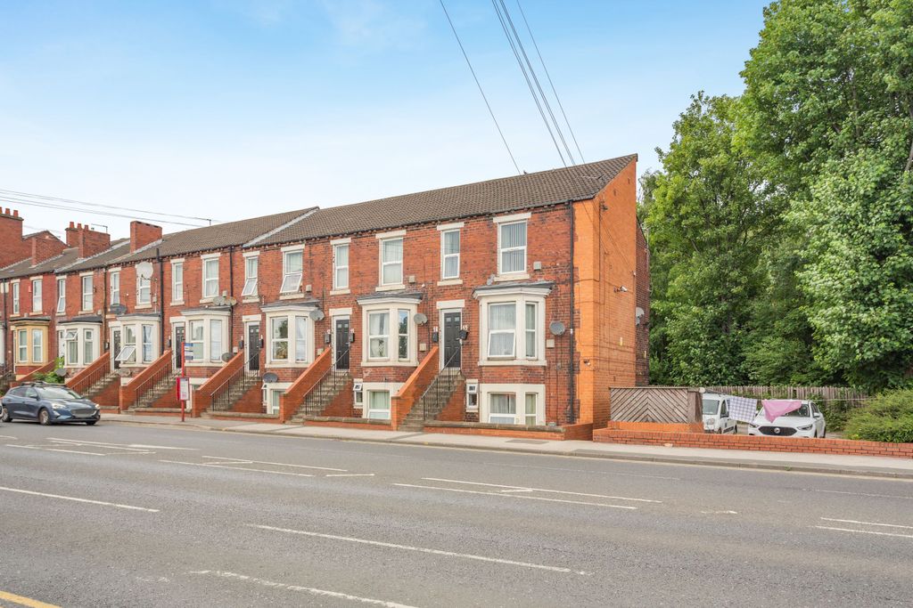 Property photo 2 of 24 St Catherine Villas, Doncaster Road, Wakefield, Wf1 5Hf