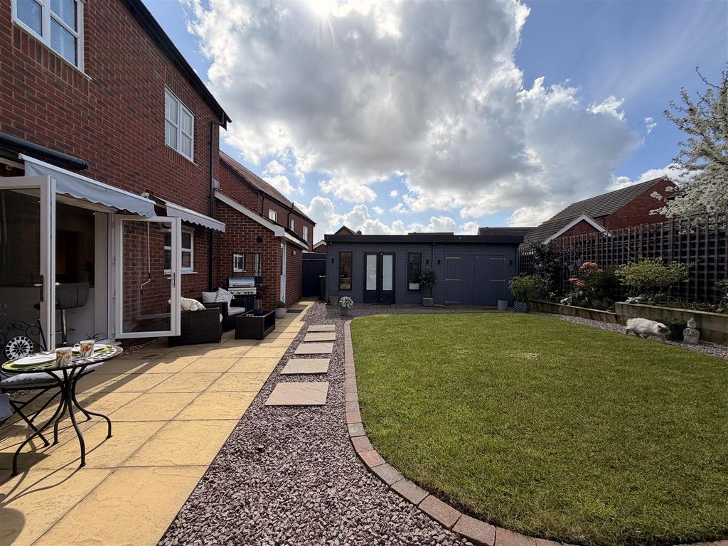 Additional image 32 of 4 bed detached house for saleDaffodil Close, Loughborough LE11