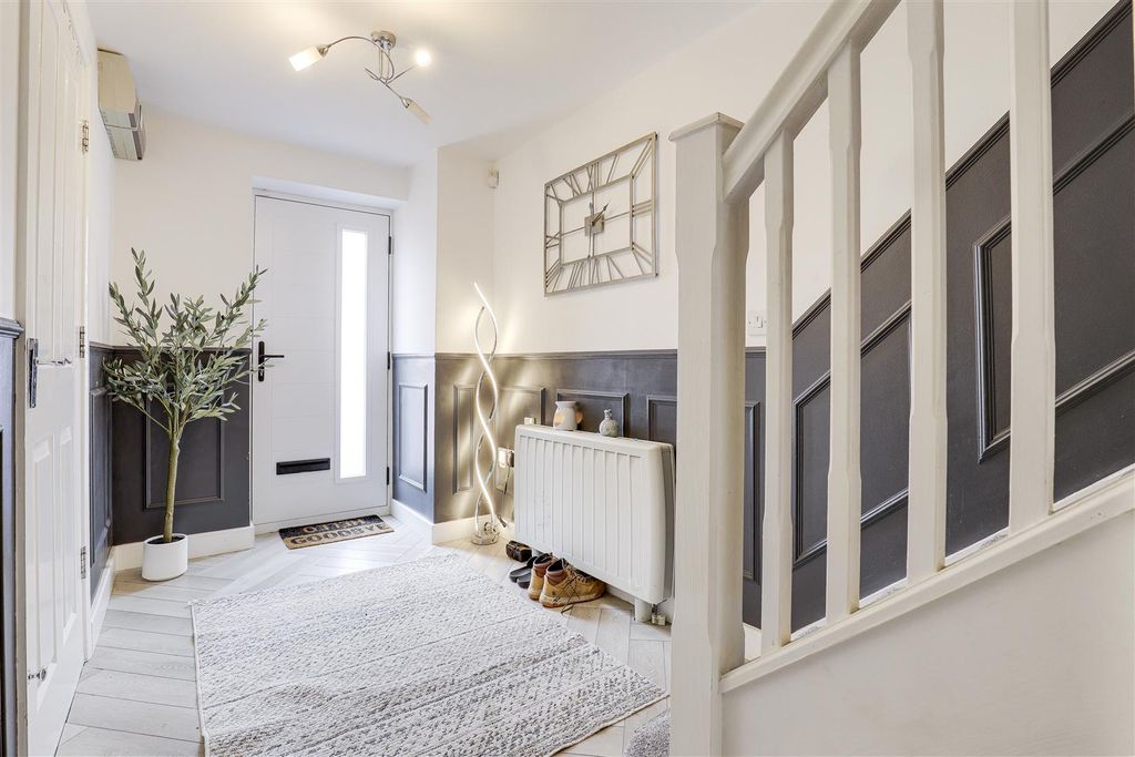 Property photo 2 of 23 2920.Jpg