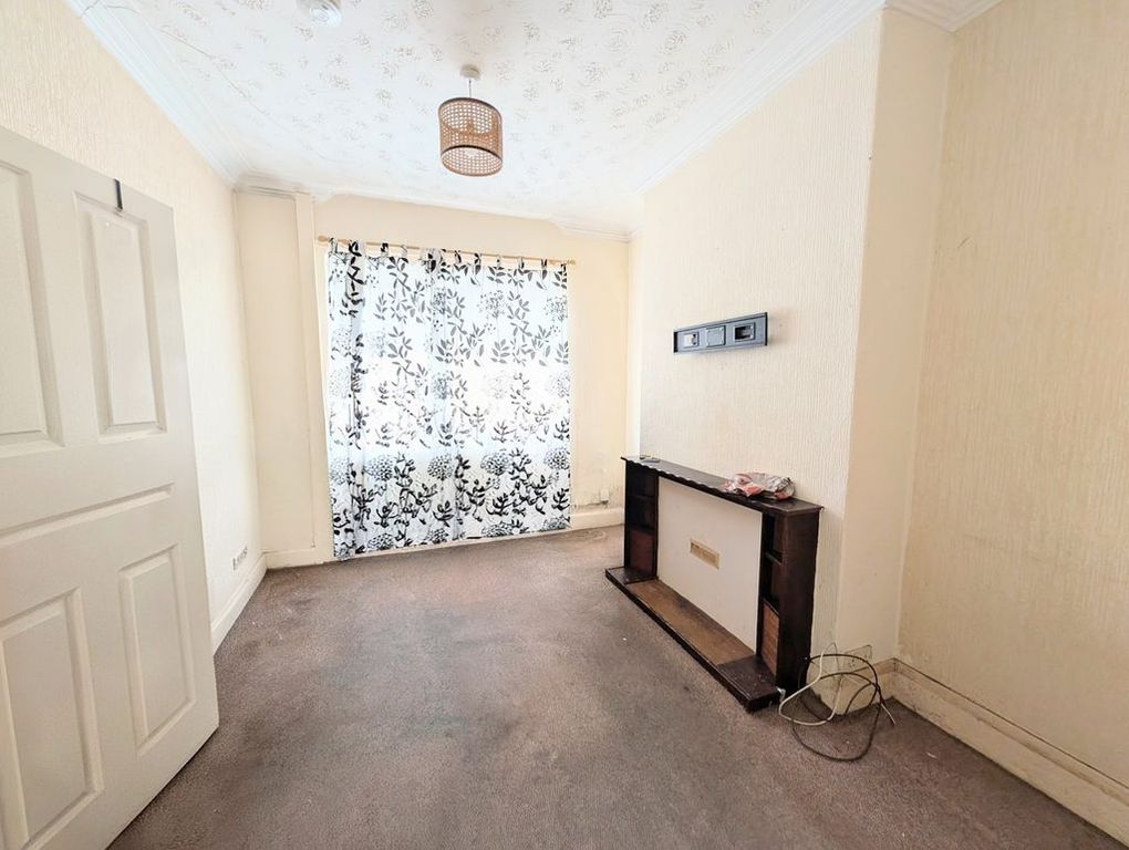 Property photo 2 of 9 Photo 9