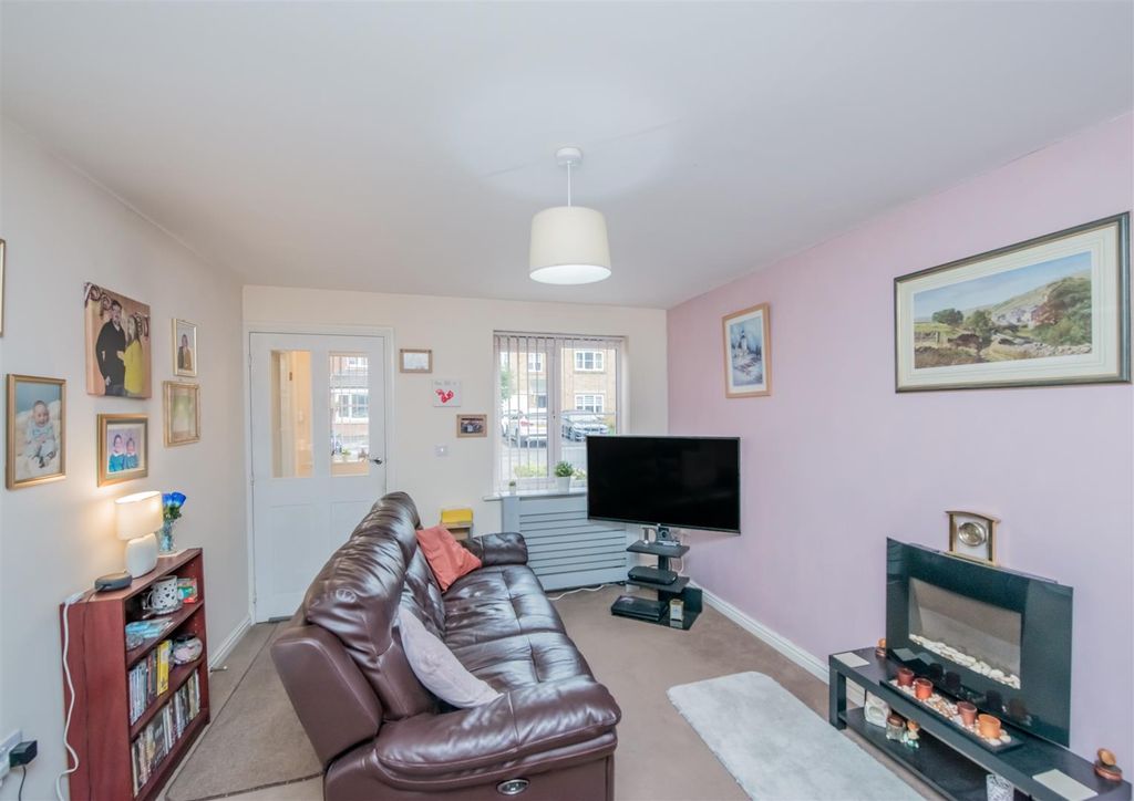 Property photo 2 of 21 Living Room: