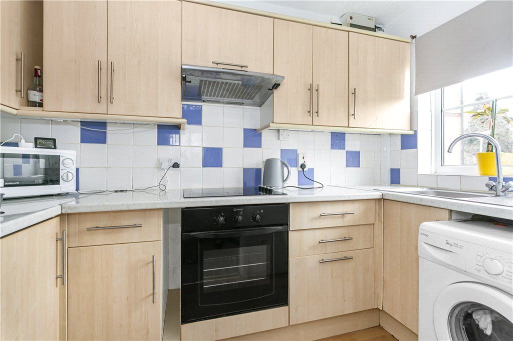 Property photo 2 of 10 Kitchen