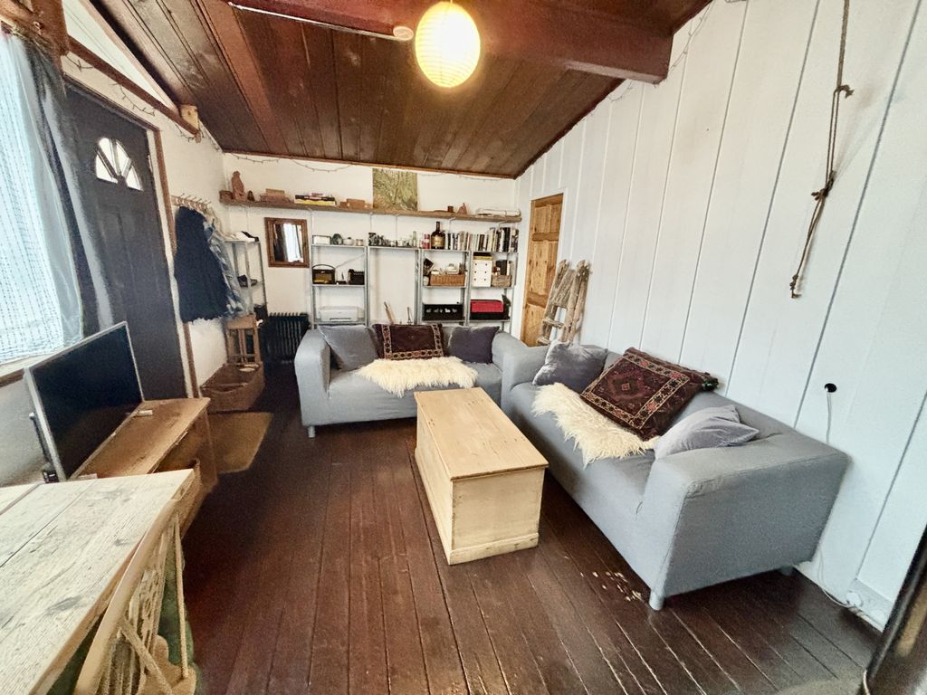 Property photo 2 of 10 Gallery