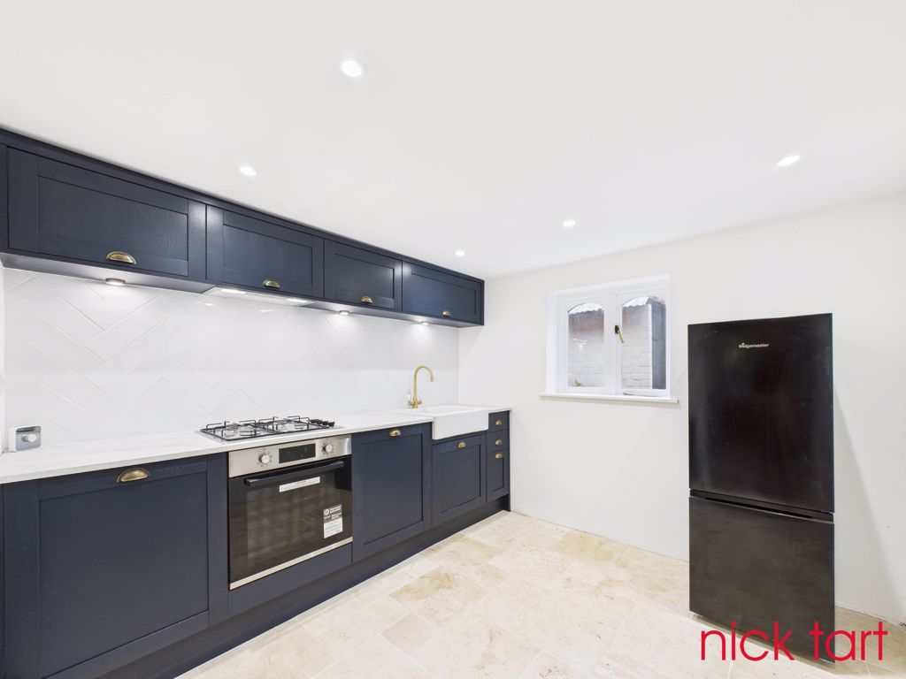 Property photo 3 of 6 Photo 4