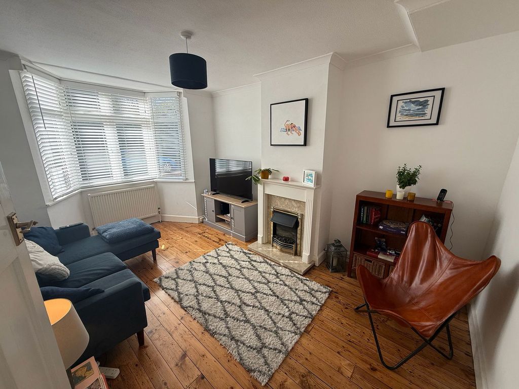 Property photo 3 of 12