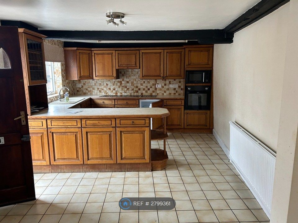 Property photo 2 of 6 Kitchen