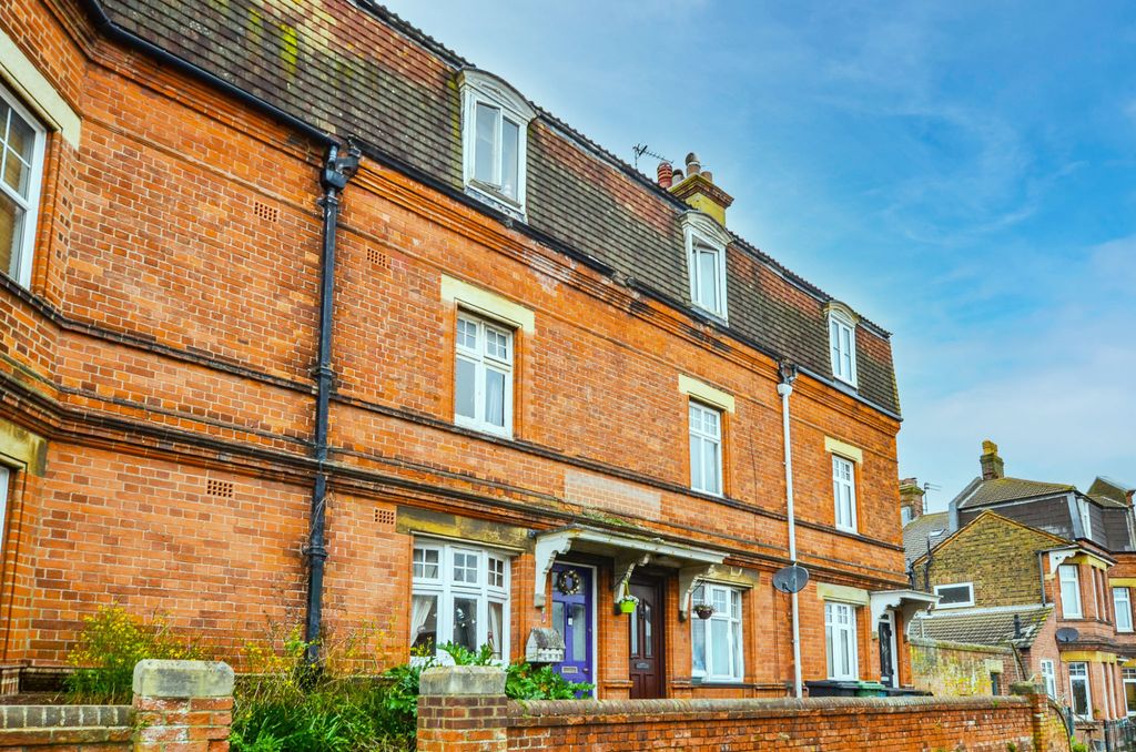 Property photo 1 of 25