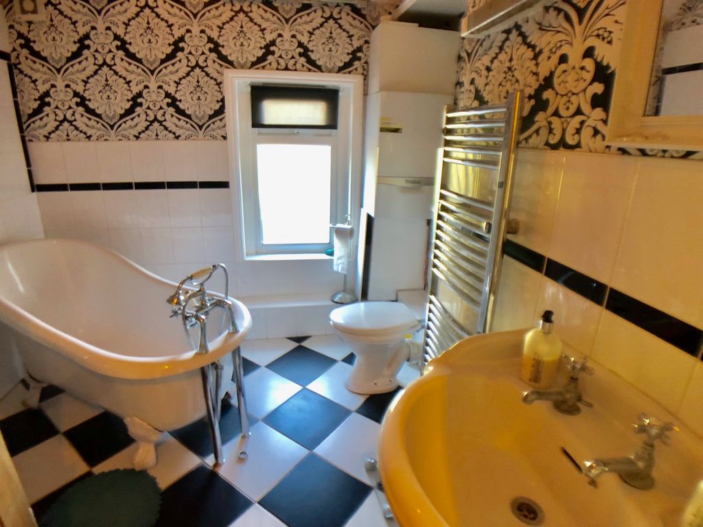 Property photo 3 of 8