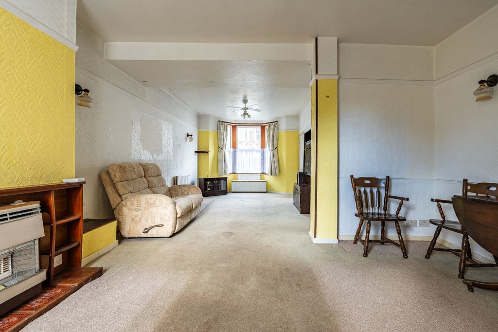 Property photo 3 of 17 3