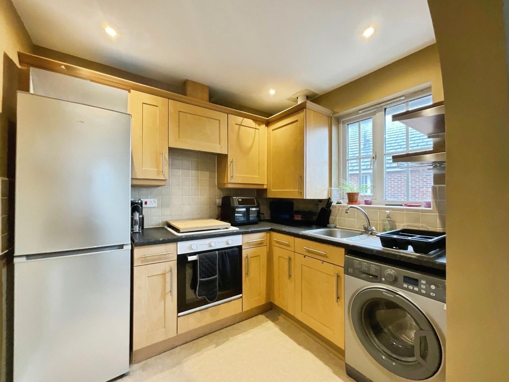 Property photo 3 of 10 Afe72c1A_User-12Cec2Dd-E3