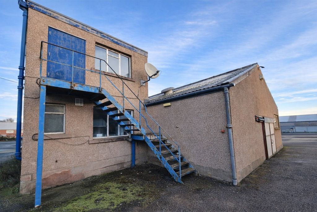 Property photo 3 of 19