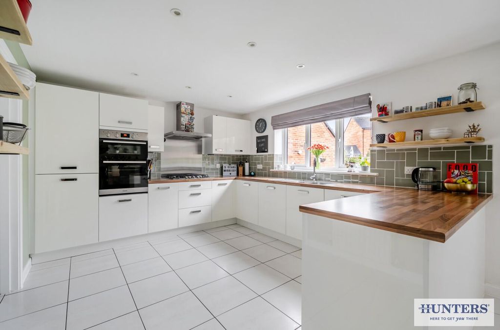 Property photo 3 of 27 047ee208-6c8A-404d-8077-0d1E9Dbc8Edd.Jpg